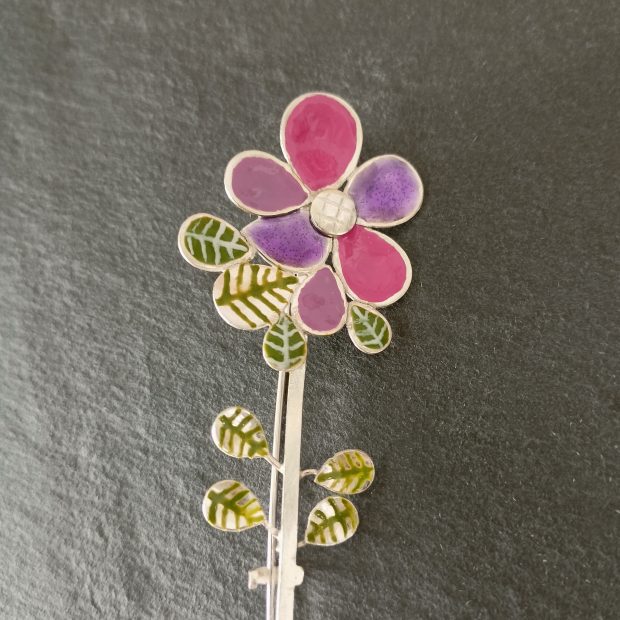 Ασημένια καρφίτσα Ιολάνθη! alt=''Χειροποίητη καρφίτσα'' alt=''handmade pin'' alt=''woman brooch'' alt=''woman jewelry'' alt=''χειροποίητα κοσμήματα'' alt=''handmade jewelry'' alt=''κοσμήματα'' alt=''jewelry'