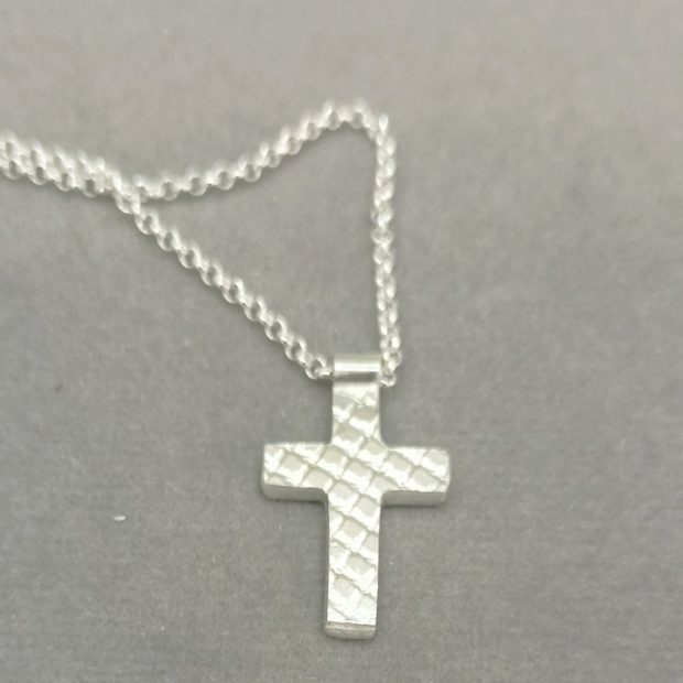 alt="Ασημένιος σταυρός 925 «Λευκονόη»"