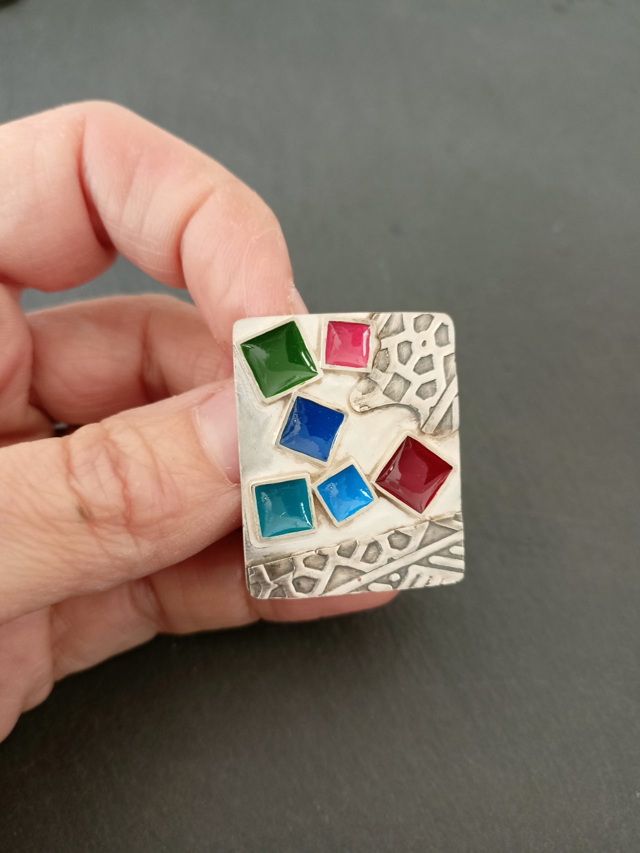 Ασημένια καρφίτσα Αρετούσα alt=''χειροποίητη καρφίτσα'' alt=''handmade pin'' alt=''γυναικείο κόσμημα'' alt=''woman jewelry'' alt=''χειροποίητα κοσμήματα'' alt=''handmade jewelry'' alt=''κοσμήματα'' alt=''jewelry''