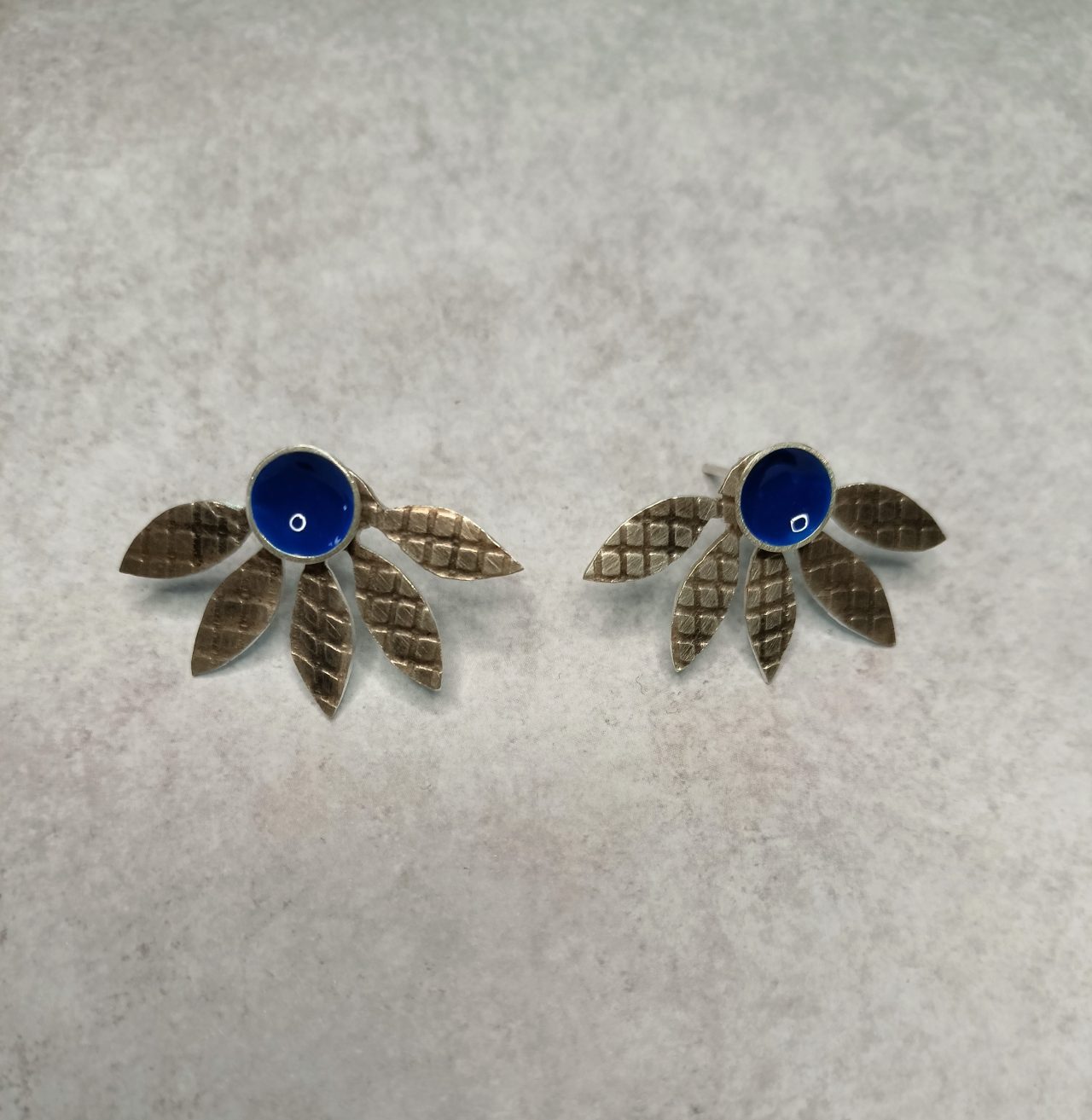 Ασημένια σκουλαρίκια Δάφνη 17 Ασημένια 925 σκουλαρίκια Δάφνη alt=''χειροποίητα σκουλαρίκια'' alt=''handmade earrings'' alt=''γυναικείο κόσμημα'' alt=''woman jewelry'' alt=''χειροποίητα κοσμήματα'' alt=''handmade jewelry'' alt=''κοσμήματα'' alt=''jewelry''