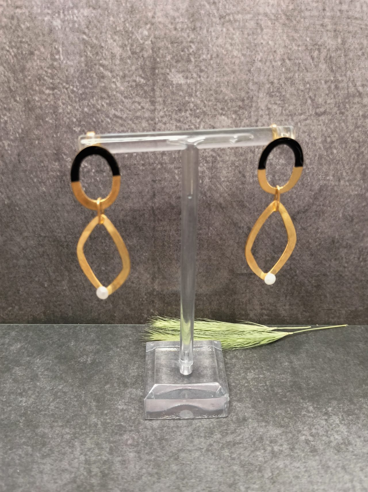 Ασημένια σκουλαρίκια Θέμιδα 17 Ασημένια 925 σκουλαρίκια Θέμιδα alt=''χειροποίητα σκουλαρίκια'' alt=''handmade earrings'' alt=''γυναικείο κόσμημα'' alt=''woman jewelry'' alt=''χειροποίητα κοσμήματα'' alt=''handmade jewelry'' alt=''κοσμήματα'' alt=''jewelry''