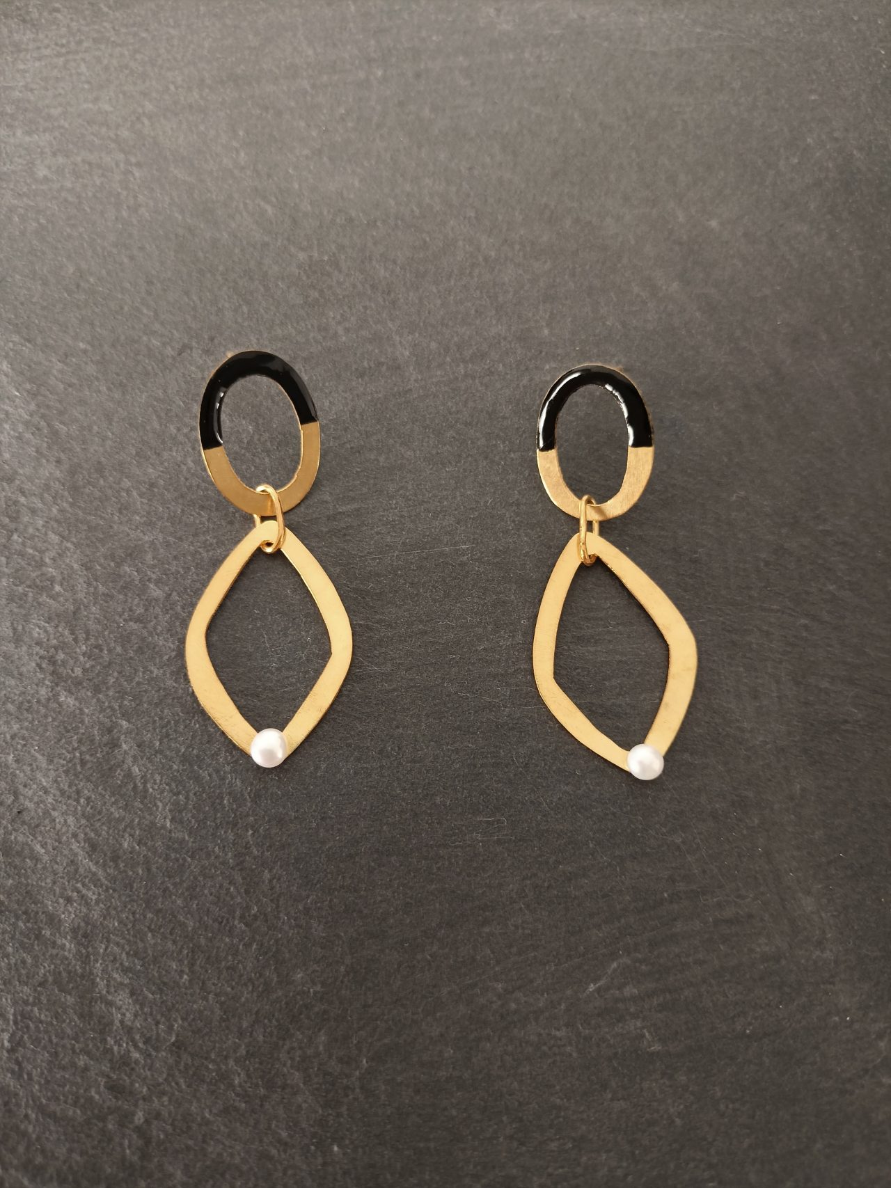 Ασημένια σκουλαρίκια Θέμιδα 11 Ασημένια 925 σκουλαρίκια Θέμιδα alt=''χειροποίητα σκουλαρίκια'' alt=''handmade earrings'' alt=''γυναικείο κόσμημα'' alt=''woman jewelry'' alt=''χειροποίητα κοσμήματα'' alt=''handmade jewelry'' alt=''κοσμήματα'' alt=''jewelry''