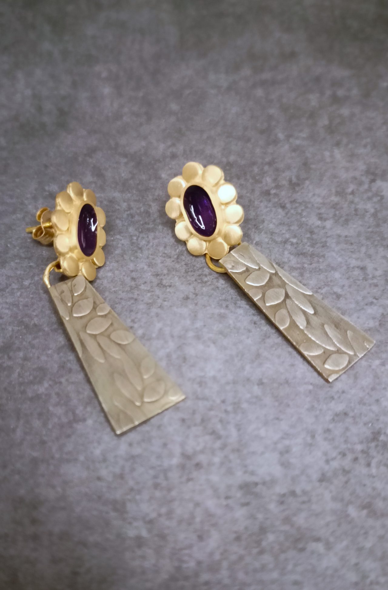 Ασημένια σκουλαρίκια Ιφιγένεια alt=''χειροποίητα σκουλαρίκια'' alt=''handmade earrings'' alt=''γυναικείο κόσμημα'' alt=''woman jewelry'' alt=''χειροποίητα κοσμήματα'' alt=''handmade jewelry'' alt=''κοσμήματα'' alt=''jewelry''