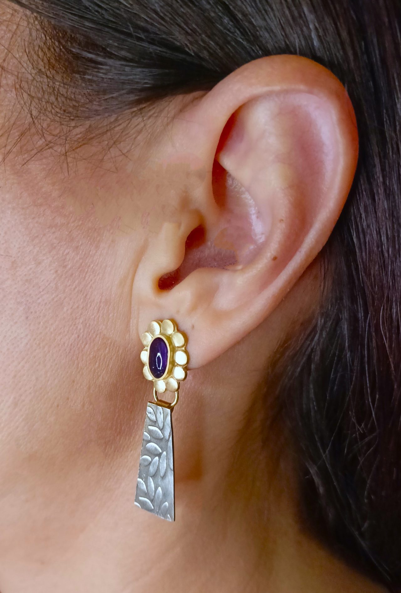 Ασημένια σκουλαρίκια Ιφιγένεια alt=''χειροποίητα σκουλαρίκια'' alt=''handmade earrings'' alt=''γυναικείο κόσμημα'' alt=''woman jewelry'' alt=''χειροποίητα κοσμήματα'' alt=''handmade jewelry'' alt=''κοσμήματα'' alt=''jewelry''