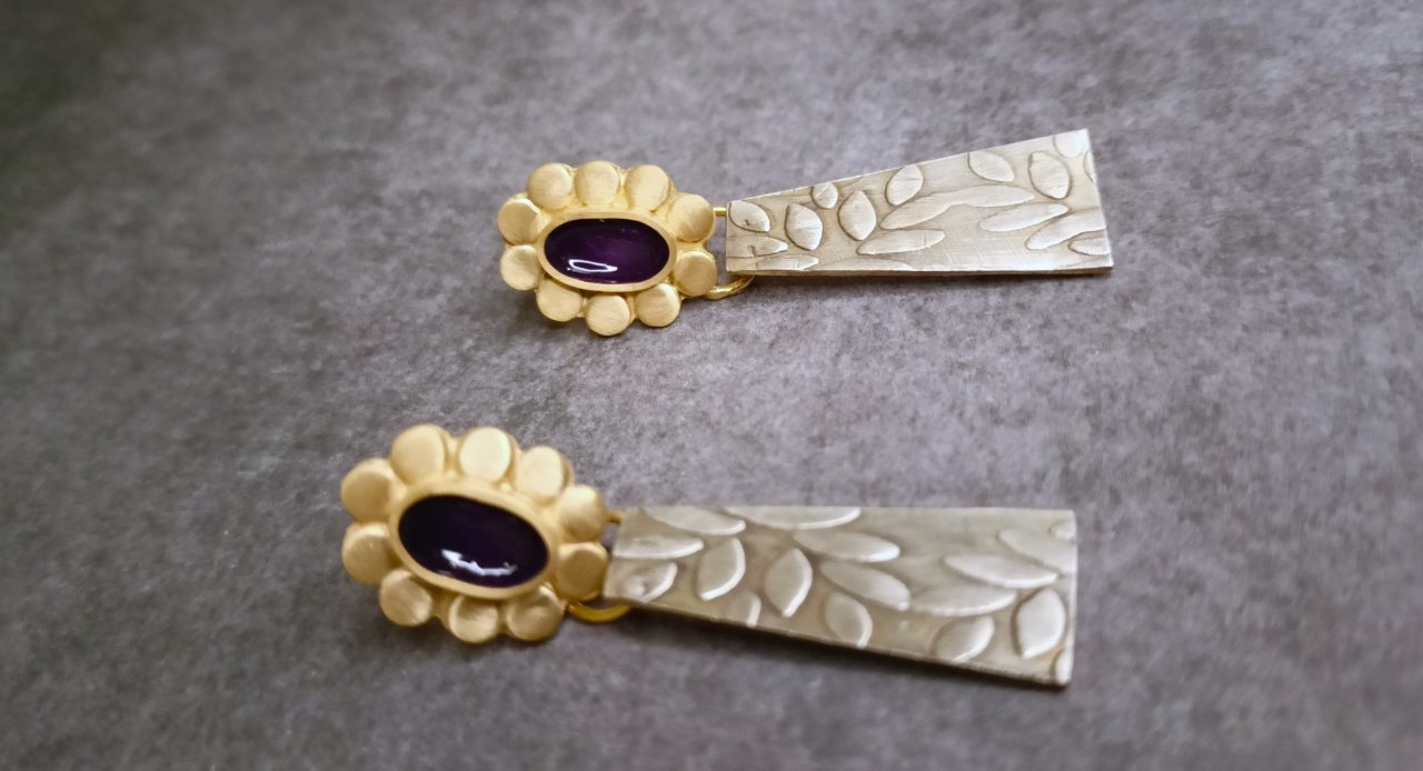 Ασημένια σκουλαρίκια Ιφιγένεια alt=''χειροποίητα σκουλαρίκια'' alt=''handmade earrings'' alt=''γυναικείο κόσμημα'' alt=''woman jewelry'' alt=''χειροποίητα κοσμήματα'' alt=''handmade jewelry'' alt=''κοσμήματα'' alt=''jewelry''