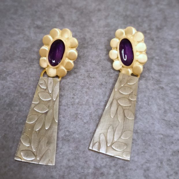 Ασημένια σκουλαρίκια Ιφιγένεια alt=''χειροποίητα σκουλαρίκια'' alt=''handmade earrings'' alt=''γυναικείο κόσμημα'' alt=''woman jewelry'' alt=''χειροποίητα κοσμήματα'' alt=''handmade jewelry'' alt=''κοσμήματα'' alt=''jewelry''