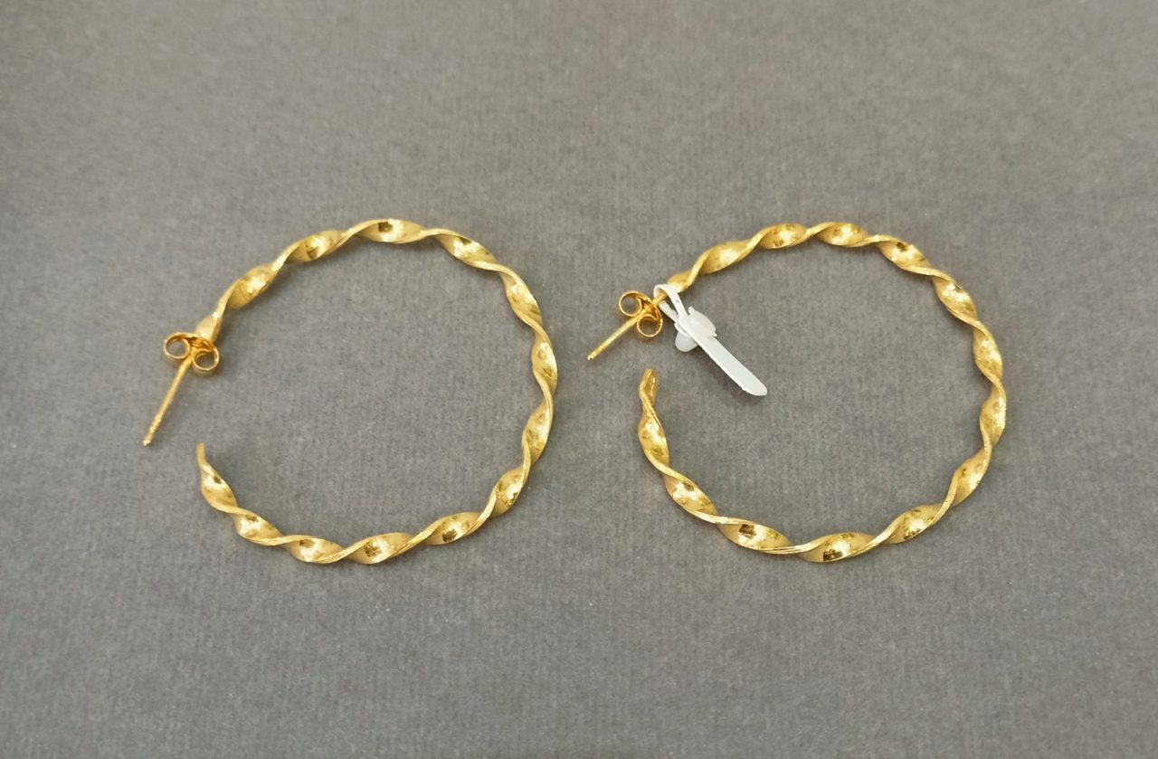 Ασημένιοι 925 κρίκοι Ισμήνη 7 Ασημένιοι 925 κρίκοι Ισμήνη alt=''χειροποίητα σκουλαρίκια'' alt=''handmade earrings'' alt=''γυναικείο κόσμημα'' alt=''woman jewelry'' alt=''χειροποίητα κοσμήματα'' alt=''handmade jewelry'' alt=''κοσμήματα'' alt=''jewelry''