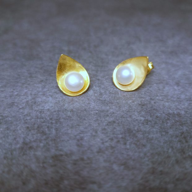 Επιχρυσωμένα 925 σκουλαρίκια Βερονίκη
alt=''χειροποίητα σκουλαρίκια'' alt=''handmade earrings'' alt=''γυναικείο κόσμημα'' alt=''woman jewelry'' alt=''χειροποίητα κοσμήματα'' alt=''handmade jewelry'' alt=''κοσμήματα'' alt=''jewelry''