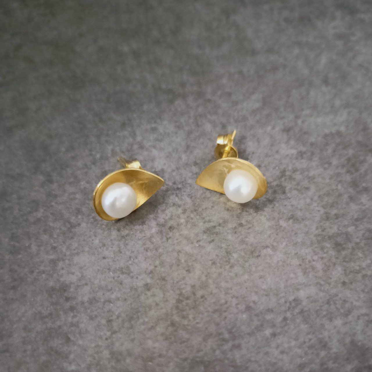 Gold-plated earrings Veroniki! 15 Επιχρυσωμένα 925 σκουλαρίκια Βερονίκη
alt=''χειροποίητα σκουλαρίκια'' alt=''handmade earrings'' alt=''γυναικείο κόσμημα'' alt=''woman jewelry'' alt=''χειροποίητα κοσμήματα'' alt=''handmade jewelry'' alt=''κοσμήματα'' alt=''jewelry''