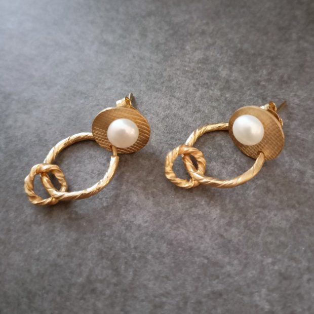 Επιχρυσωμένα 925 σκουλαρίκια Λευκίππη
 alt=''χειροποίητα σκουλαρίκια'' alt=''handmade earrings'' alt=''γυναικείο κόσμημα'' alt=''woman jewelry'' alt=''χειροποίητα κοσμήματα'' alt=''handmade jewelry'' alt=''κοσμήματα'' alt=''jewelry''