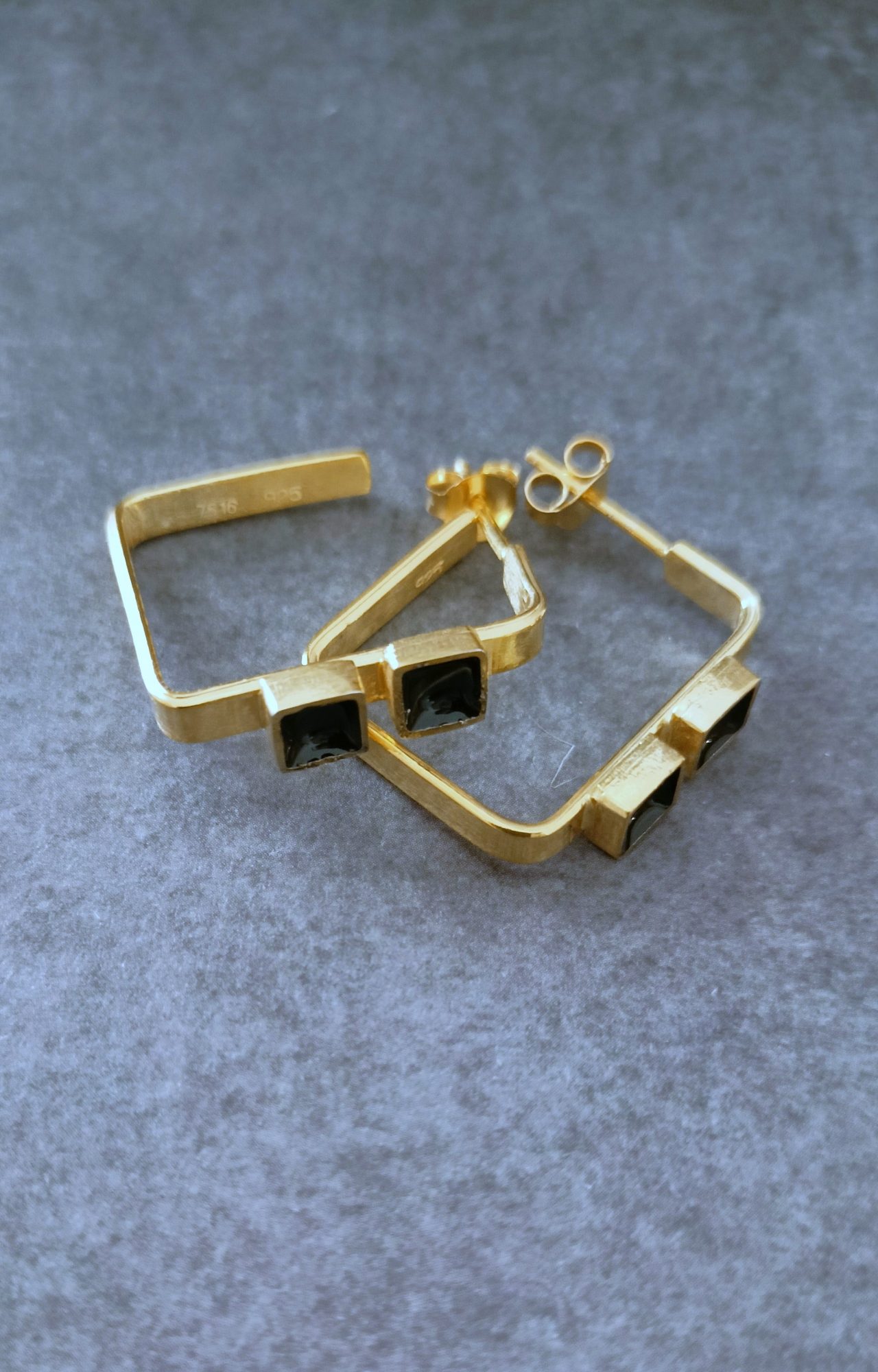 Gold-plated hoops Kirki 9 Επιχρυσωμένοι 925 κρίκοι Κίρκη alt=''χειροποίητα σκουλαρίκια'' alt=''handmade earrings'' alt=''γυναικείο κόσμημα'' alt=''woman jewelry'' alt=''χειροποίητα κοσμήματα'' alt=''handmade jewelry'' alt=''κοσμήματα'' alt=''jewelry''