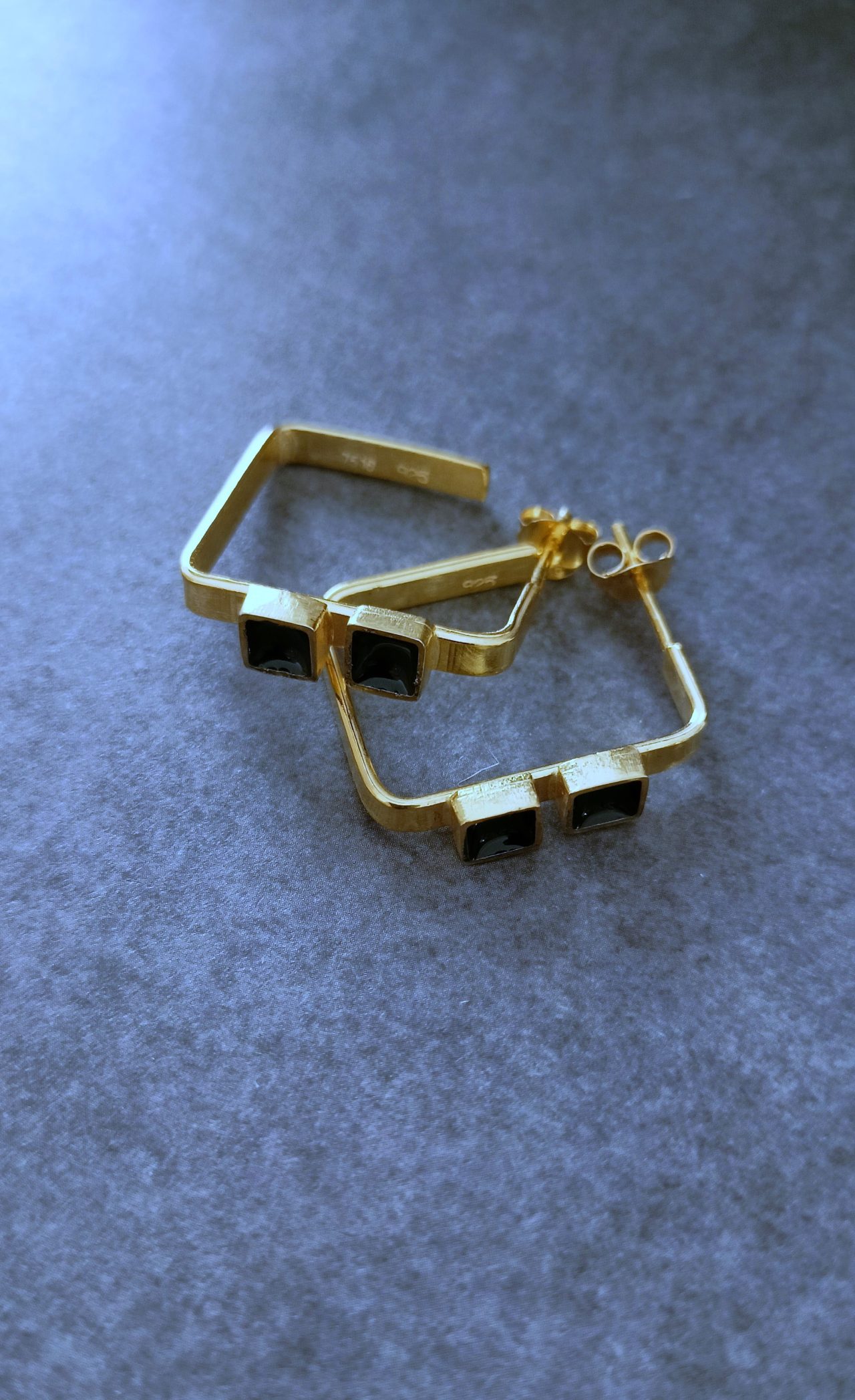 Gold-plated hoops Kirki 11 Επιχρυσωμένοι 925 κρίκοι Κίρκη alt=''χειροποίητα σκουλαρίκια'' alt=''handmade earrings'' alt=''γυναικείο κόσμημα'' alt=''woman jewelry'' alt=''χειροποίητα κοσμήματα'' alt=''handmade jewelry'' alt=''κοσμήματα'' alt=''jewelry''