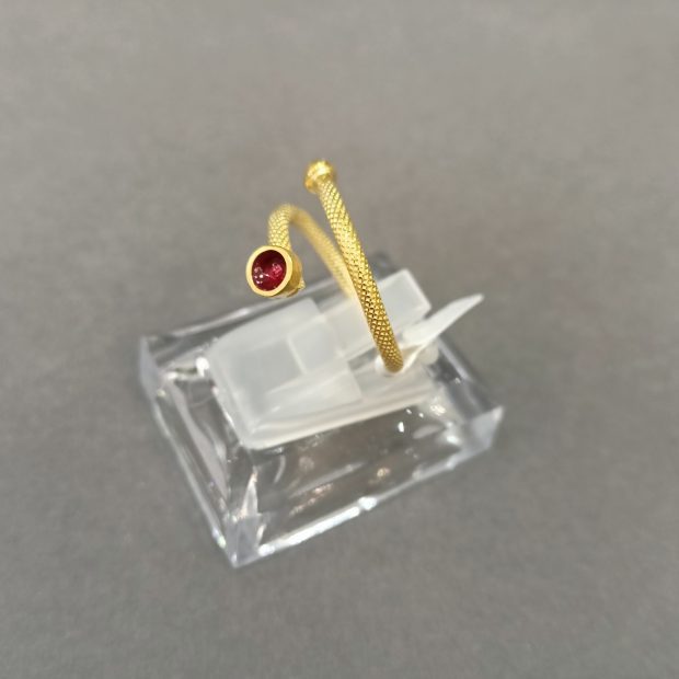 Επιχρυσωμένο 925 δαχτυλίδι Ερασμία! alt=''Χειροποίητο Δαχτυλίδι'' alt=''handmade rings'' alt=''γυναικείο κόσμημα'' alt=''woman jewelry'' alt=''χειροποίητα κοσμήματα'' alt=''handmade jewelry'' alt=''κοσμήματα'' alt=''jewelry'