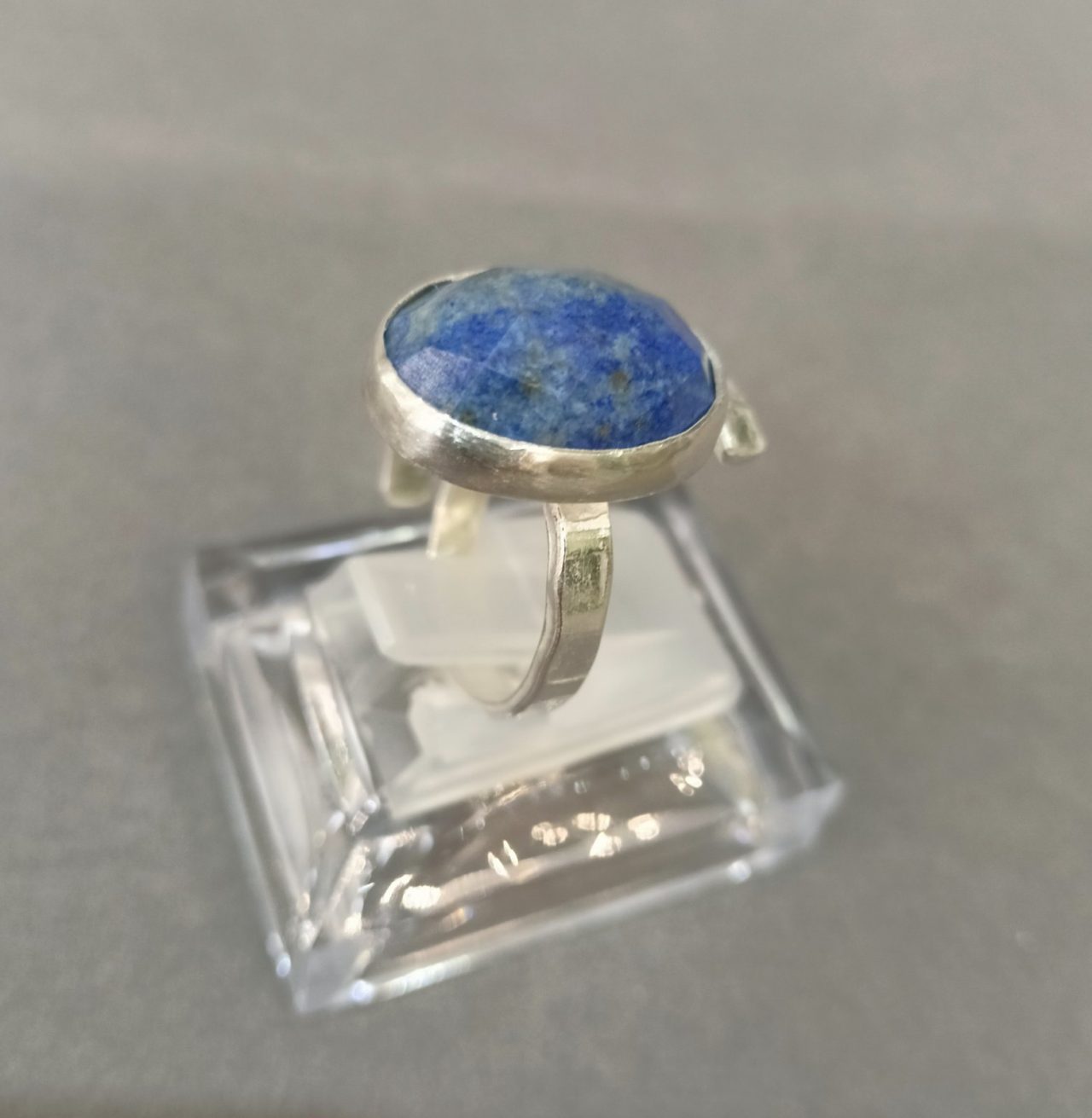 Ασημένιο 925 δαχτυλίδι Κλέορα
alt=''Χειροποίητο Δαχτυλίδι'' alt=''handmade rings'' alt=''γυναικείο κόσμημα'' alt=''woman jewelry'' alt=''χειροποίητα κοσμήματα'' alt=''handmade jewelry'' alt=''κοσμήματα'' alt=''jewelry'