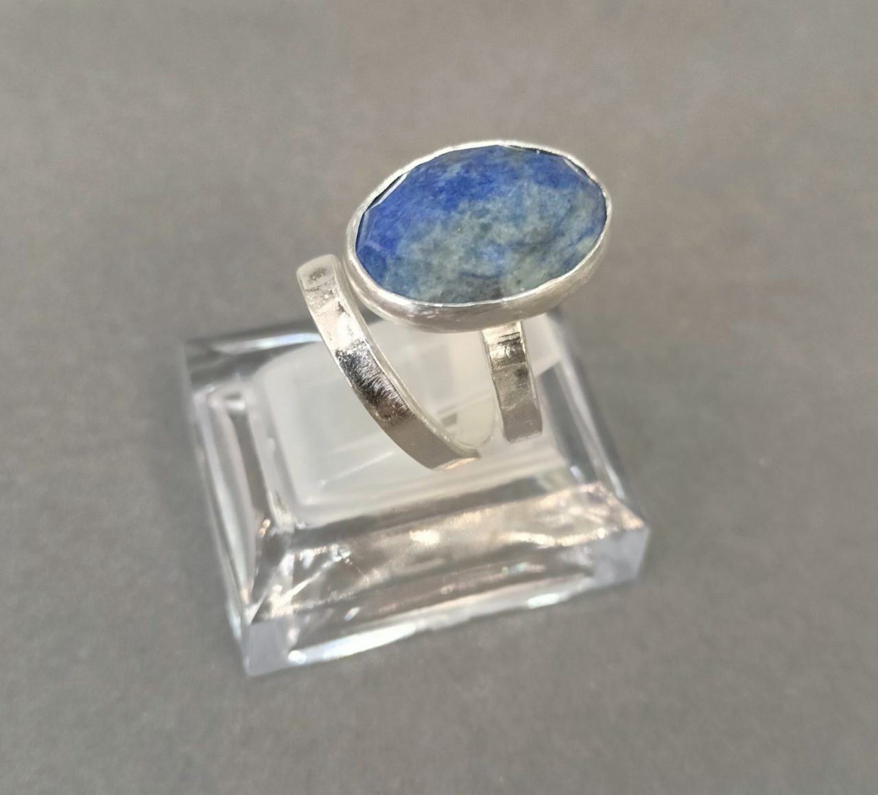 Ασημένιο 925 δαχτυλίδι Κλέορα
alt=''Χειροποίητο Δαχτυλίδι'' alt=''handmade rings'' alt=''γυναικείο κόσμημα'' alt=''woman jewelry'' alt=''χειροποίητα κοσμήματα'' alt=''handmade jewelry'' alt=''κοσμήματα'' alt=''jewelry'