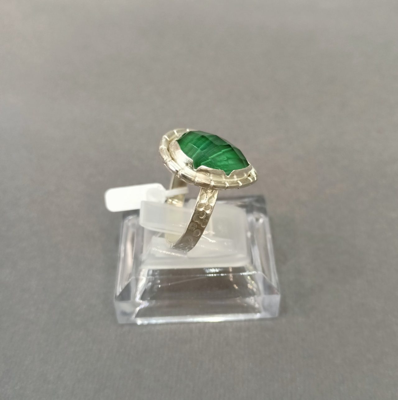 Silver 925 Mathilde ring 3 Ασημένιο 925 δαχτυλίδι με πέτρα μαλαχίτη
alt=''Χειροποίητο Δαχτυλίδι'' alt=''handmade rings'' alt=''γυναικείο κόσμημα'' alt=''woman jewelry'' alt=''χειροποίητα κοσμήματα'' alt=''handmade jewelry'' alt=''κοσμήματα'' alt=''jewelry'