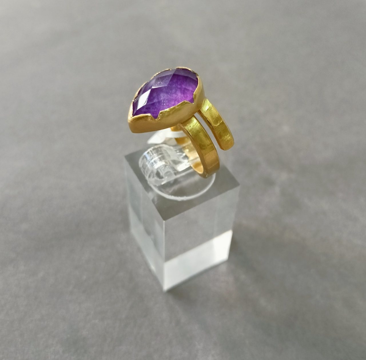 Handmade gold plated 925 ring with amethyst Agathoniki 9 alt="Χειροποίητο επιχρυσωμένο 925 δαχτυλίδι με αμέθυστο Αγαθονίκη"