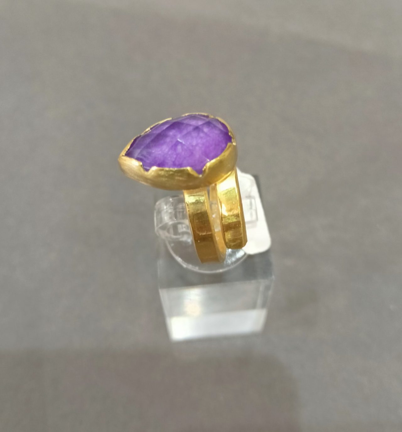 Handmade gold plated 925 ring with amethyst Agathoniki 7 alt="Χειροποίητο επιχρυσωμένο 925 δαχτυλίδι με αμέθυστο Αγαθονίκη"