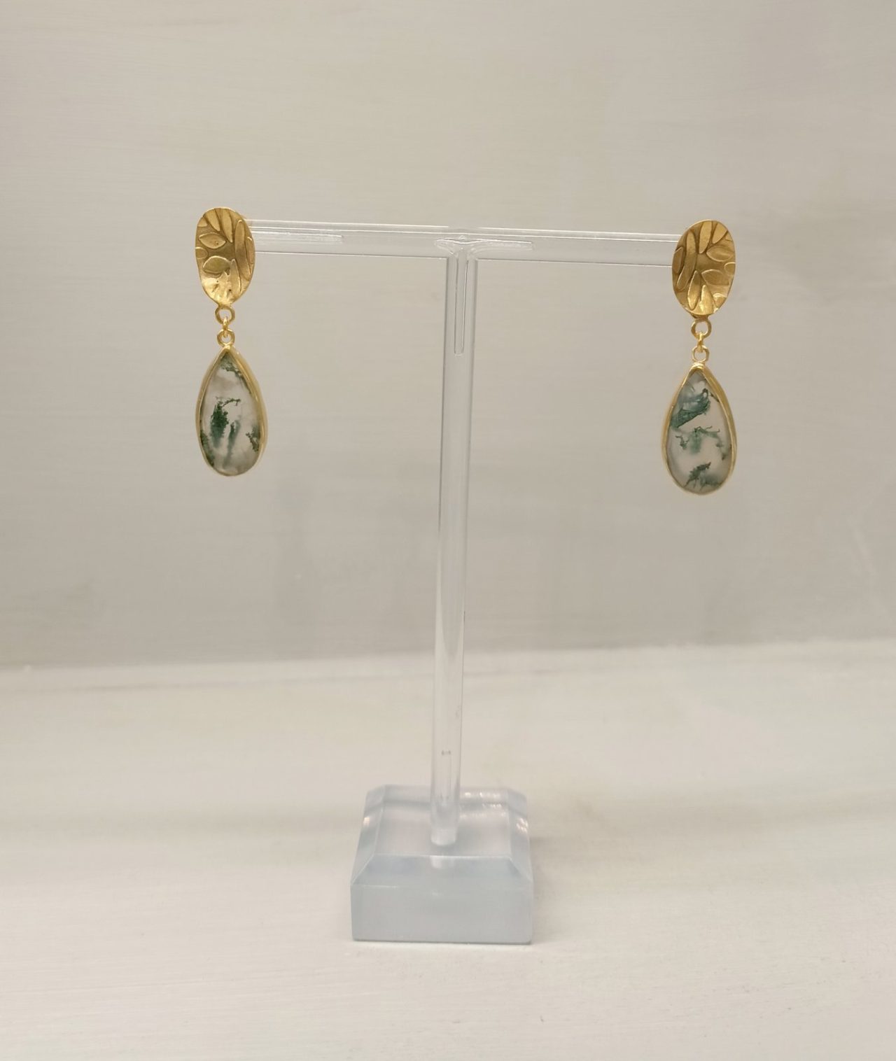 Gold plated 925 earrings with moss agate Louisa 5 alt="Επιχρυσωμένα σκουλαρίκια από ασήμι 925 με βρυώδη αχάτη Λουίζα"