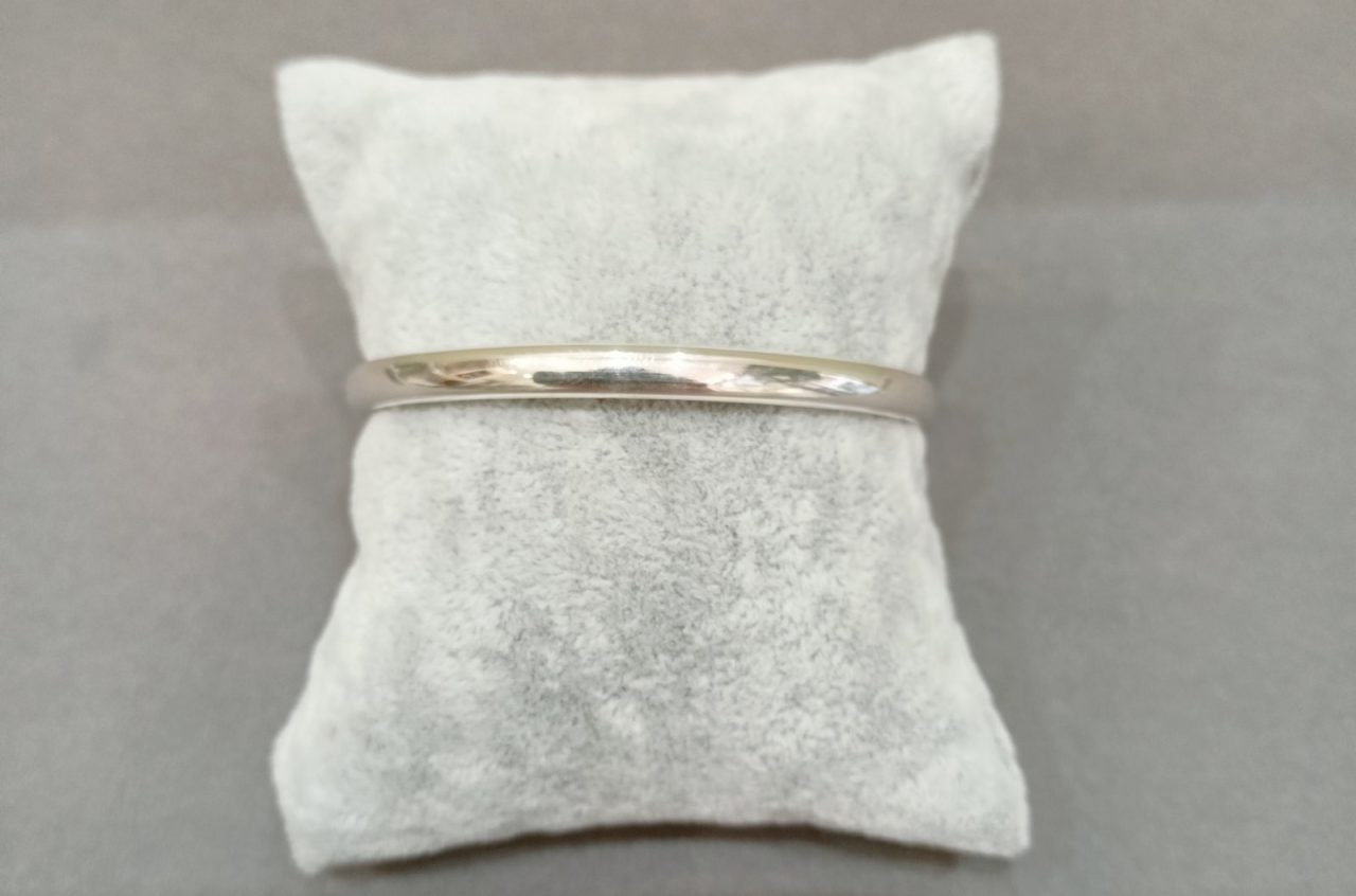 Ασημένια Χειροπέδα 925 Νέδα – Λείο και Επιχρυσωμένο Φινίρισμα 5 alt="Ασημένια Χειροπέδα 925 Νέδα"