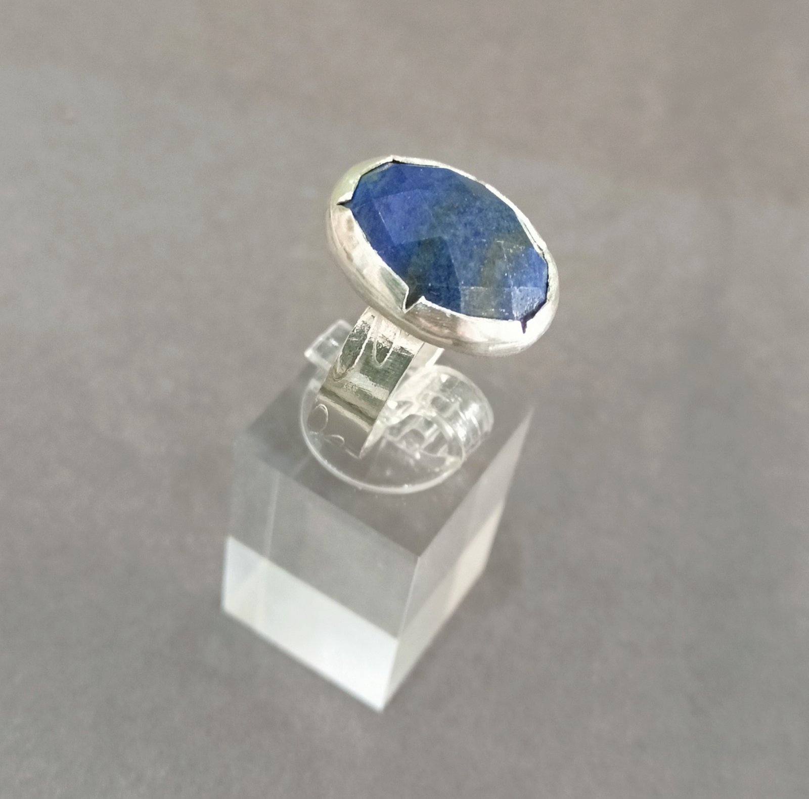 asimenio daxtylidi lapis lazuli kyani 3