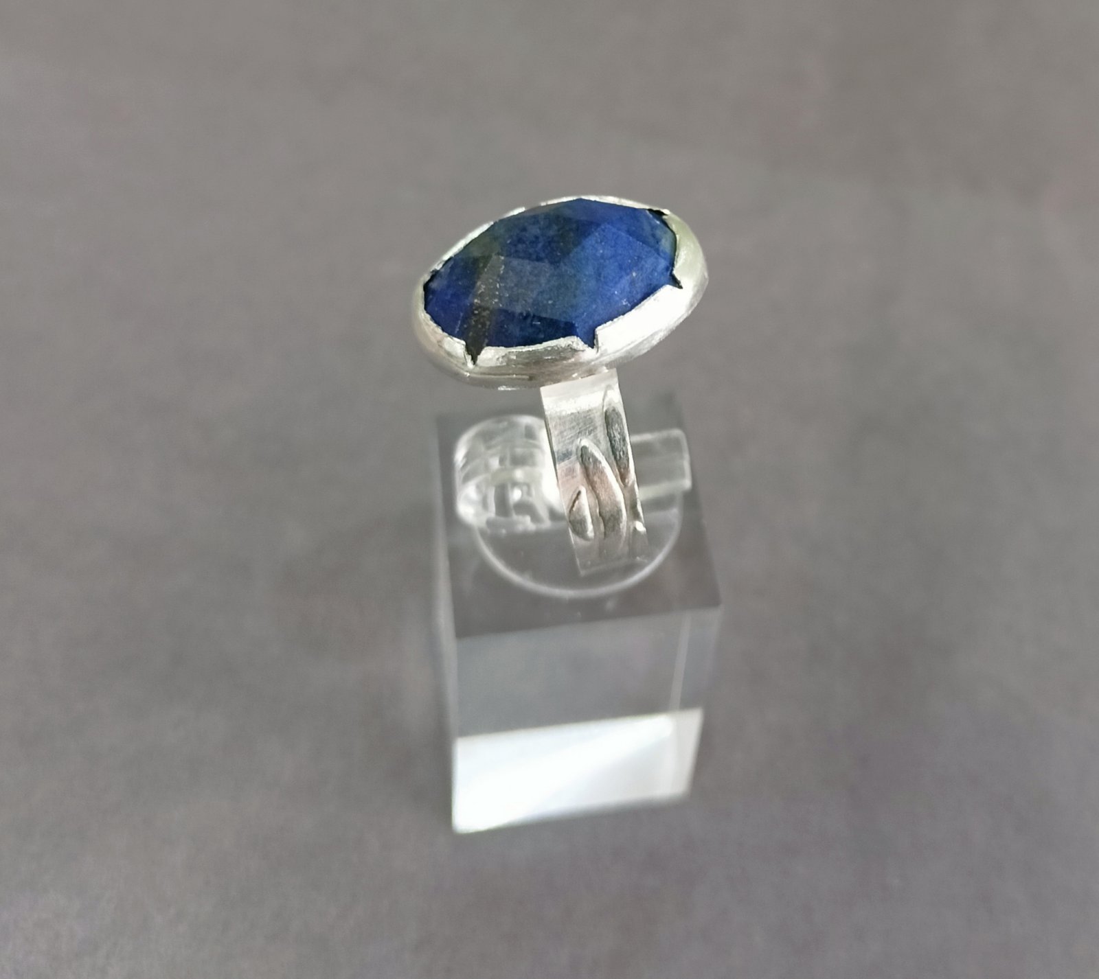 asimenio daxtylidi lapis lazuli kyani 4