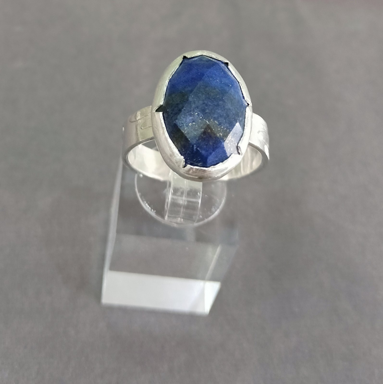 asimenio daxtylidi lapis lazuli kyani 5